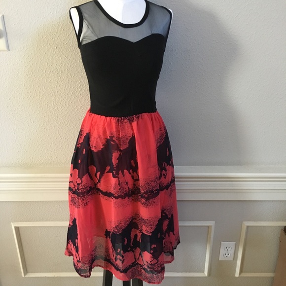 Dresses & Skirts - XS Pretty Dress For Kentucky Derby or Races 🐎